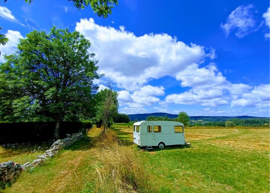 location-caravane-vintage-france-auvergne-puy-de-dome-63